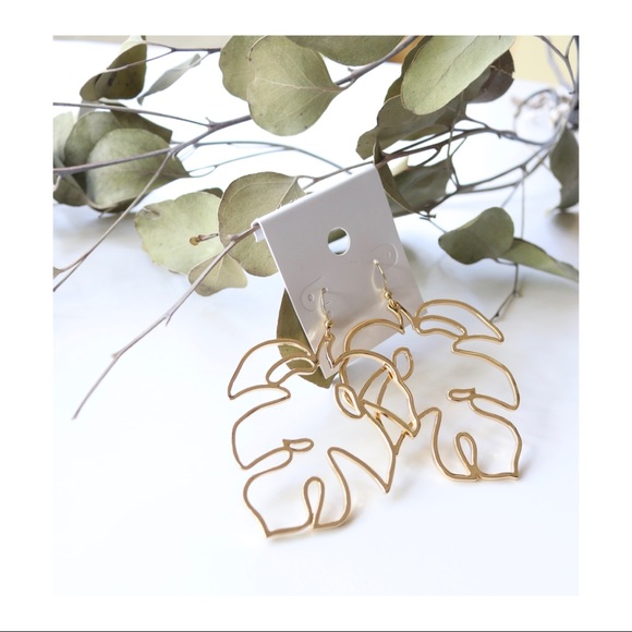 Jewelry - NWT Gold Monstera Leaf Earrings